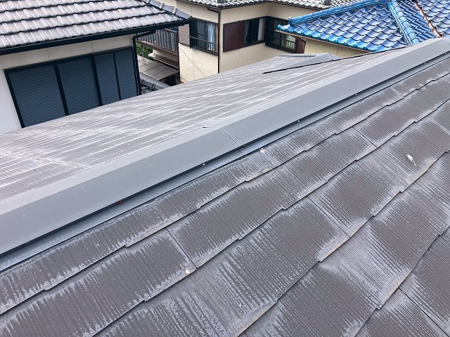 雨染みが生じたカラーベスト